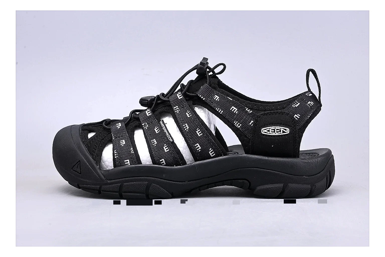 KEEN Zerraport Black Sandal comparison signal photo with black zerraport outdoor sandal with mixed upper and sandal shape