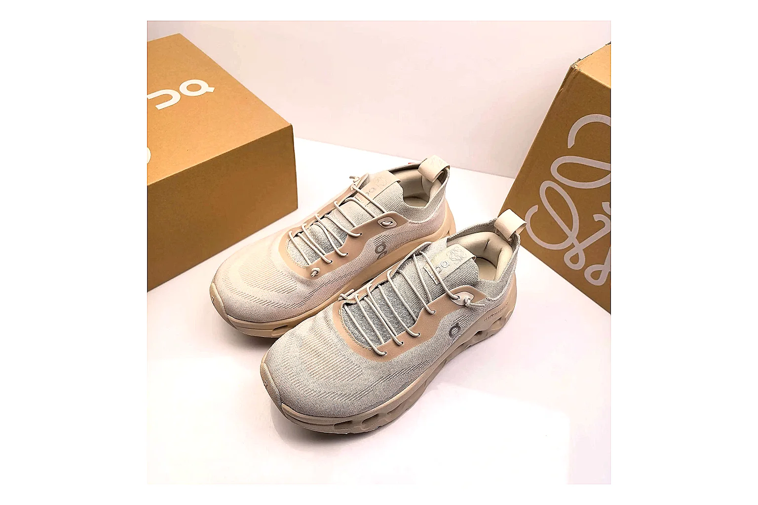kakoscout.com Loewe Flow Runner Beige Gray comparison signal card six-photo gallery
