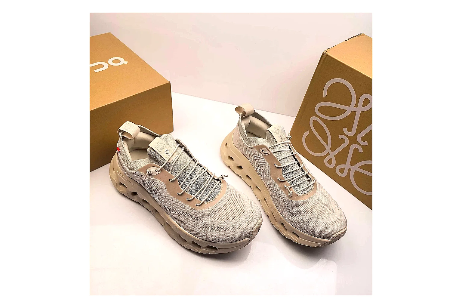 kakoscout.com Loewe Flow Runner Beige Gray comparison signal card six-photo gallery thumbnail 3