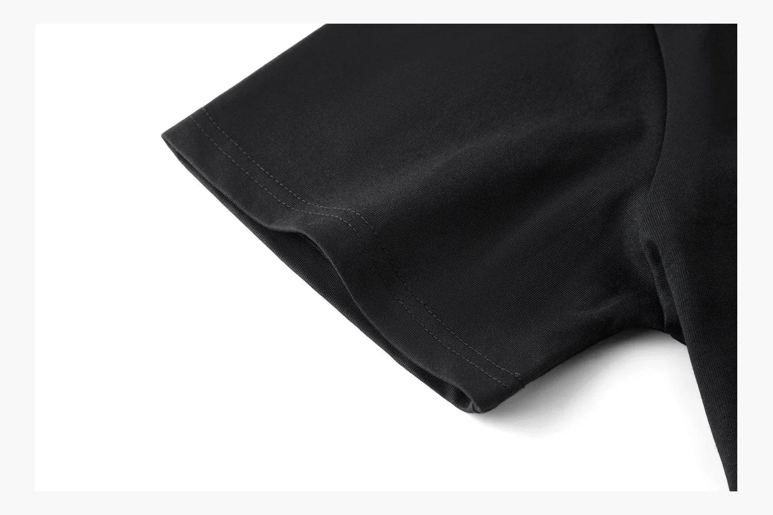 Black LV raffia logo tee comparison photo thumbnail 4