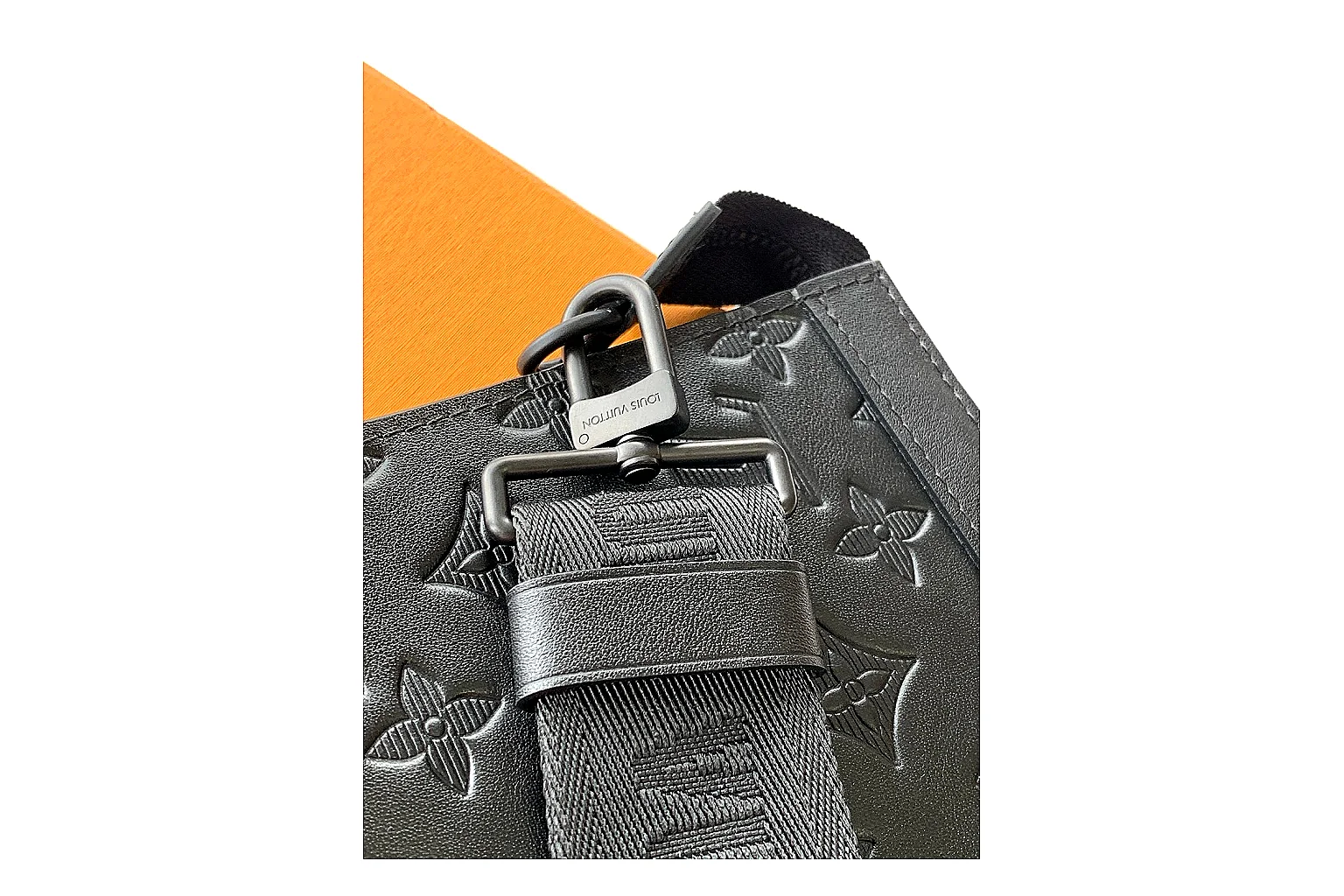 kakoscout.com Louis Vuitton Black Monogram Tote Bag 0762 Black structured-tote product image thumbnail 5
