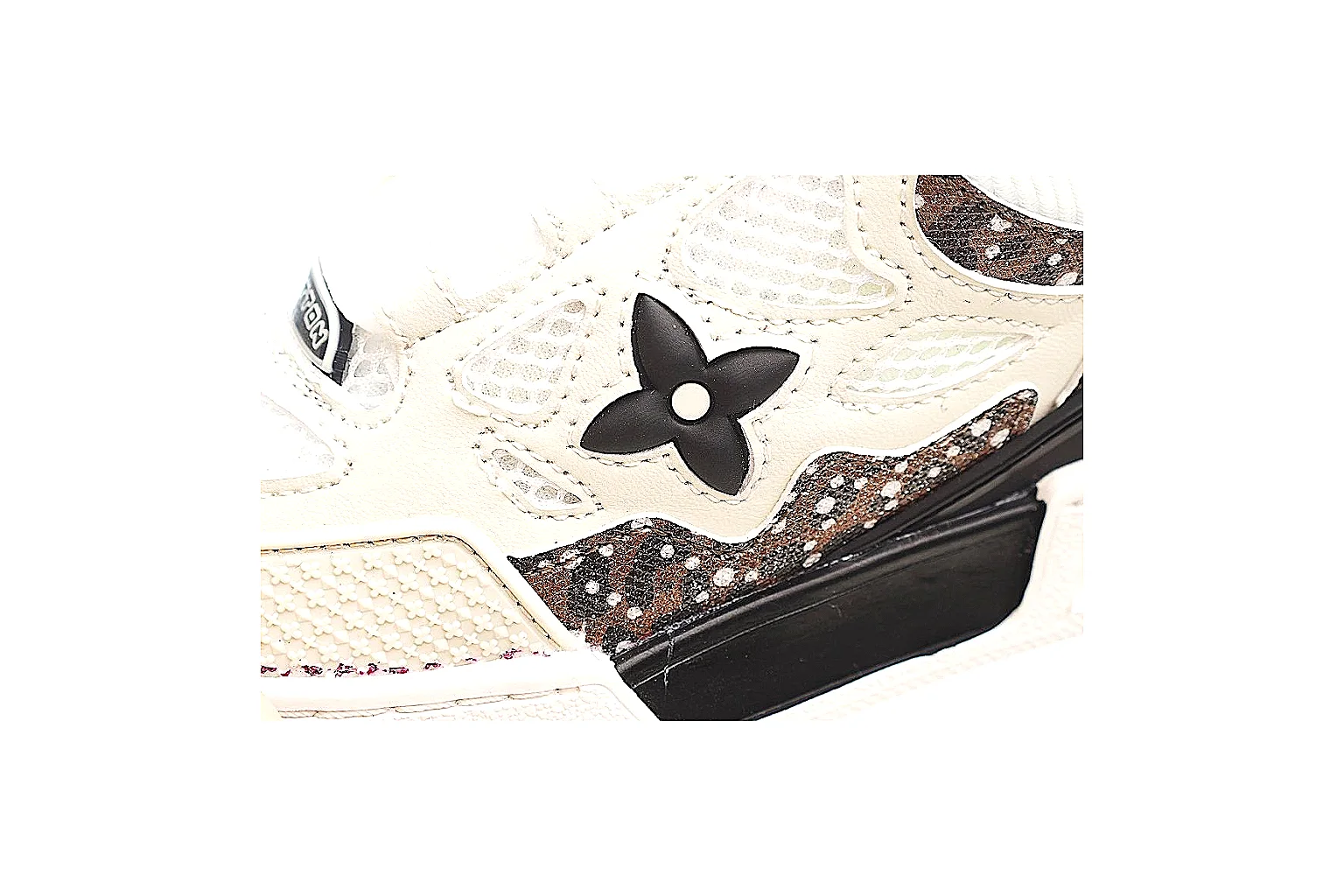 Louis Vuitton 0766 cream black trainer side and heel QC comparison gallery thumbnail 5