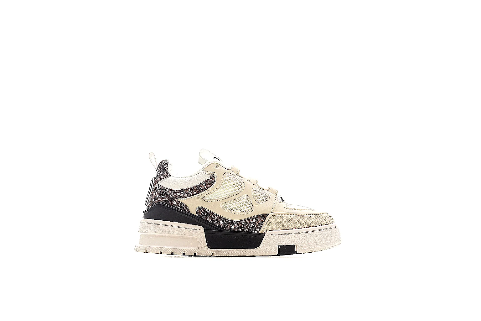 Louis Vuitton 0766 cream black trainer side and heel QC comparison gallery thumbnail 6
