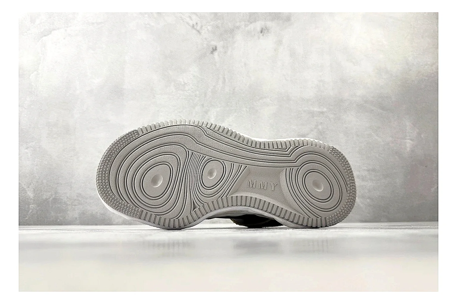 Maison Mihara Blakey brown sneaker comparison signal image thumbnail 4