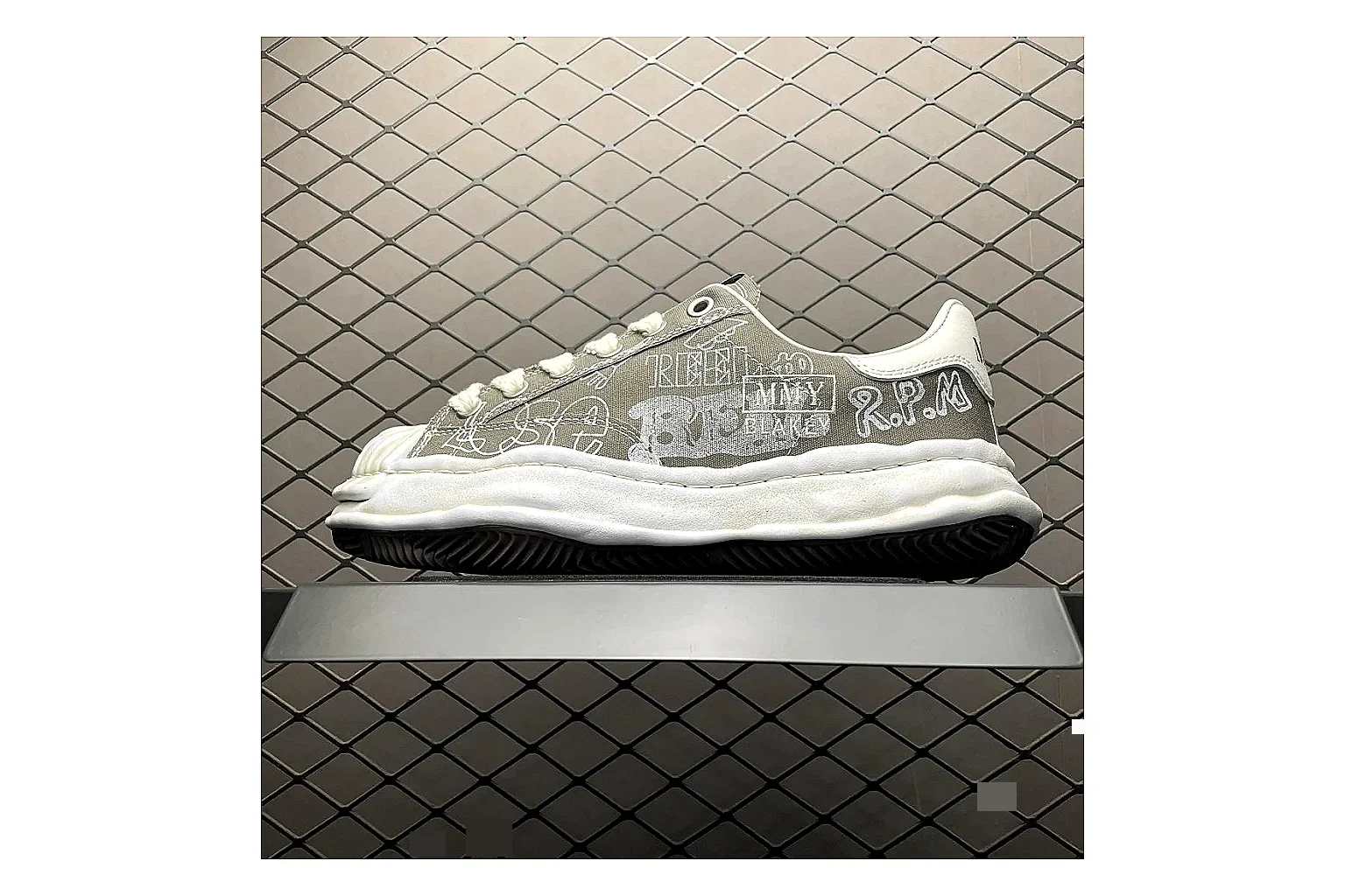 Maison Mihara Yasuhiro Blakey Grey comparison signal photo with white grey blakey distressed low-top with canvas upper and low top shape