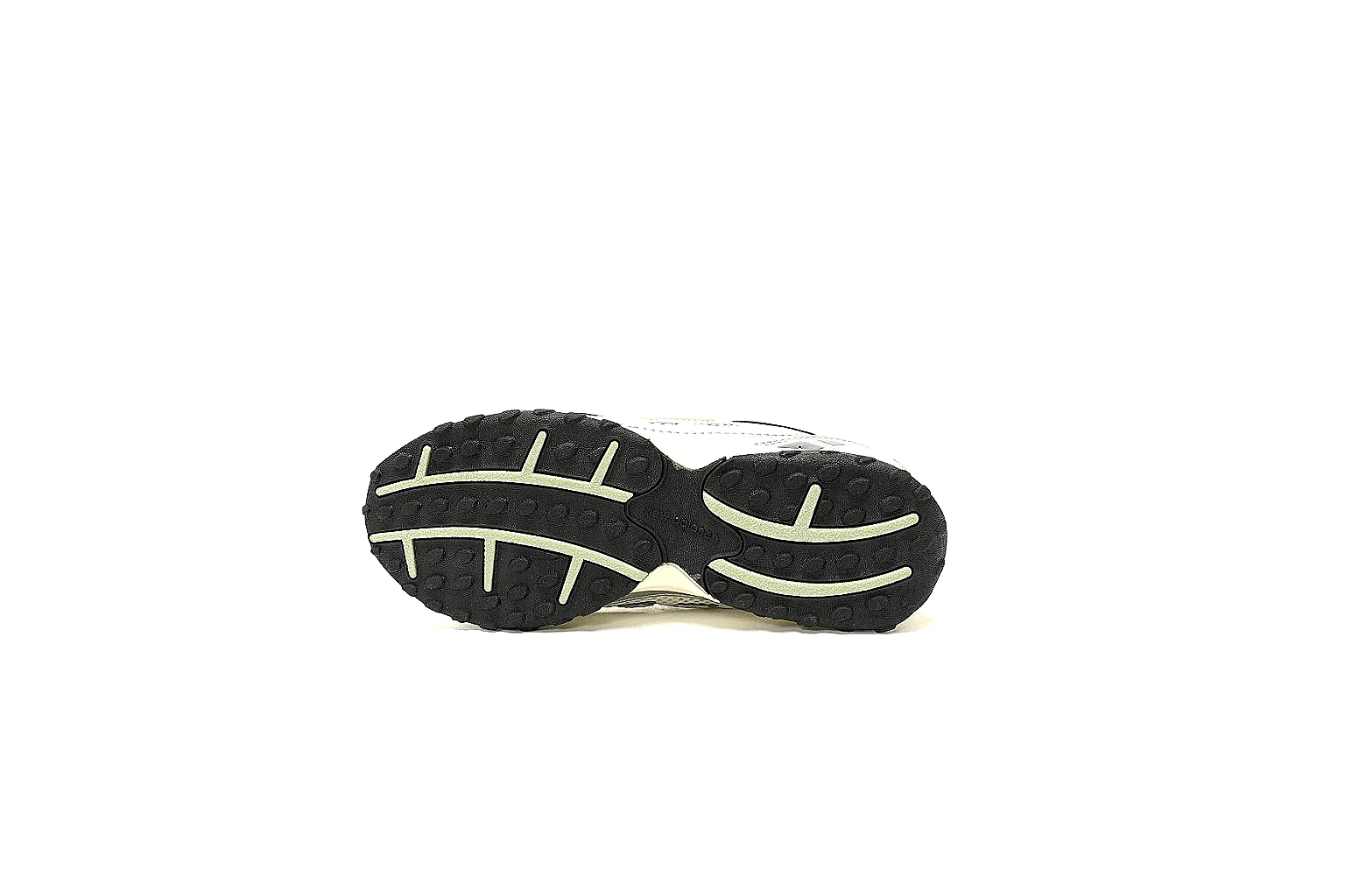New Balance 204L white green runner with side logo and black outsole QC reference thumbnail 3