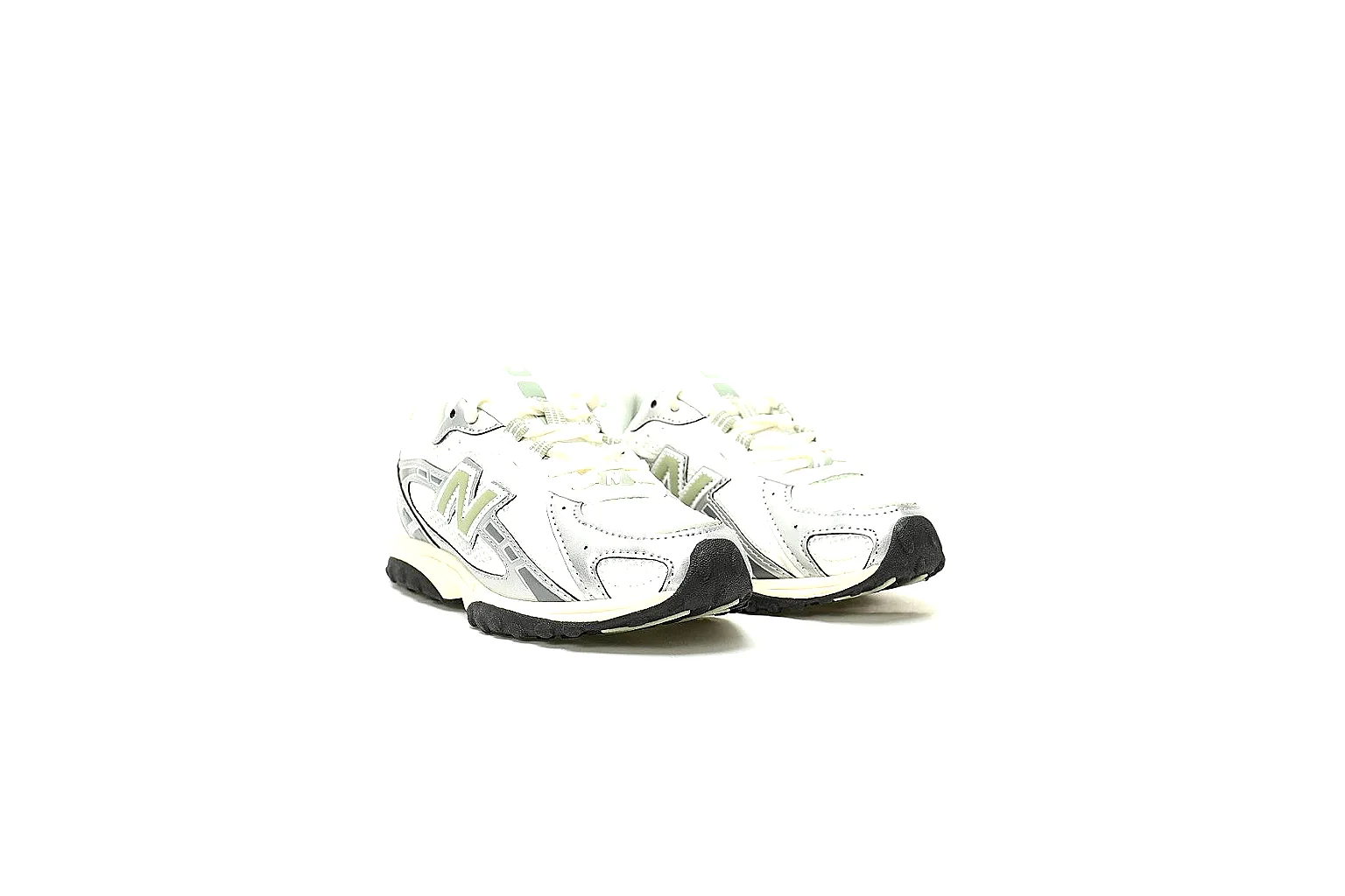 New Balance 204L white green runner with side logo and black outsole QC reference thumbnail 4