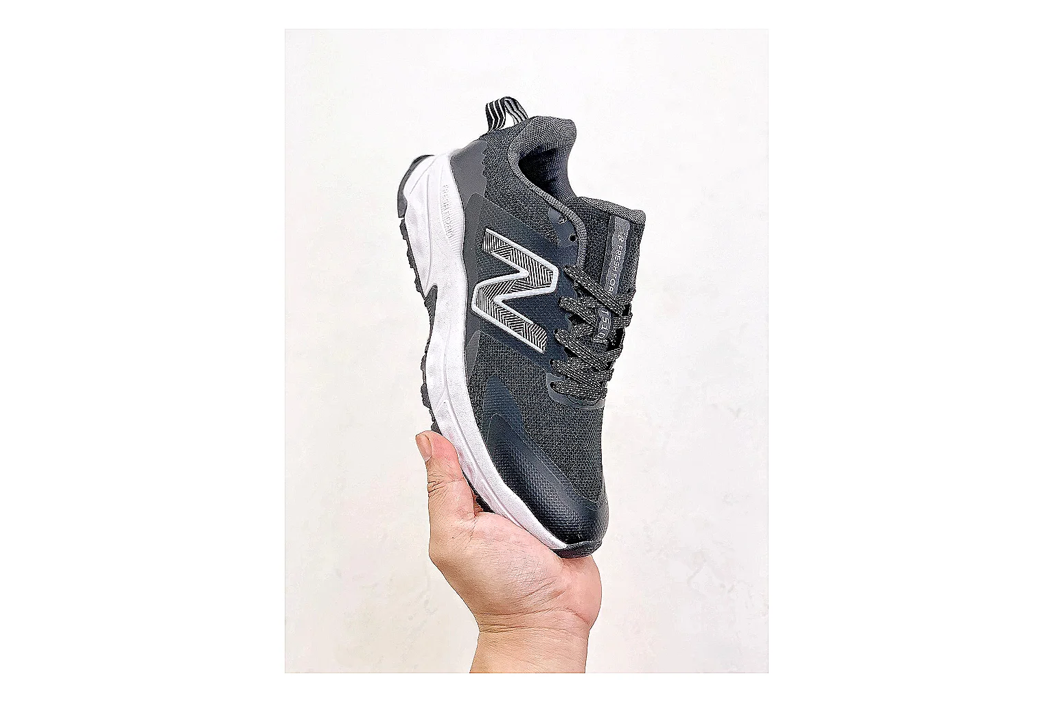 kakoscout.com New Balance 530 Black Gray comparison signal card six-photo gallery