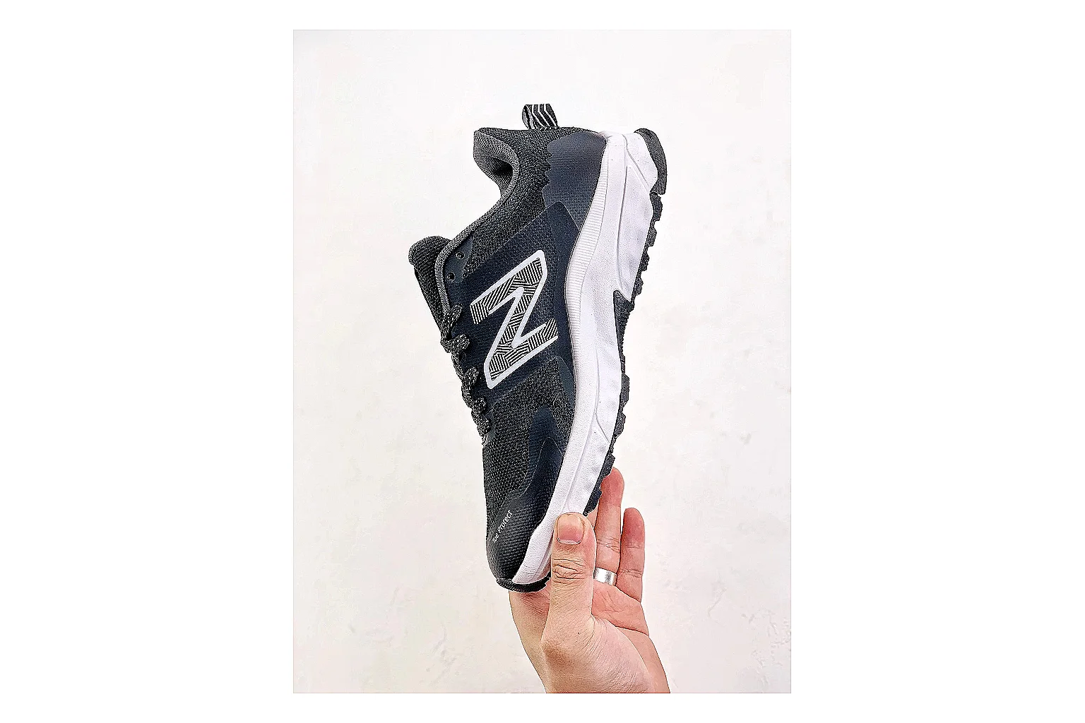kakoscout.com New Balance 530 Black Gray comparison signal card six-photo gallery thumbnail 4