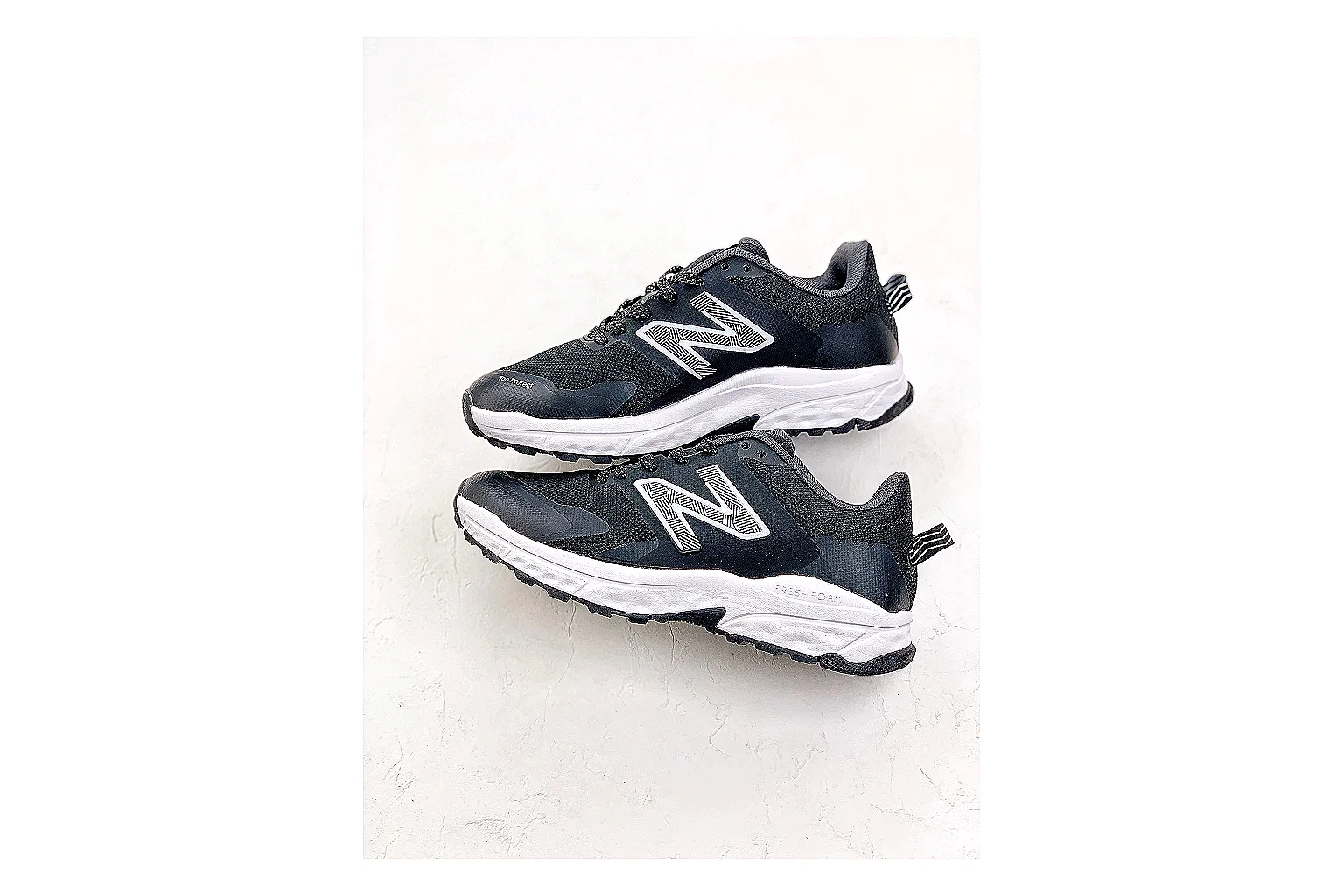 kakoscout.com New Balance 530 Black Gray comparison signal card six-photo gallery thumbnail 6