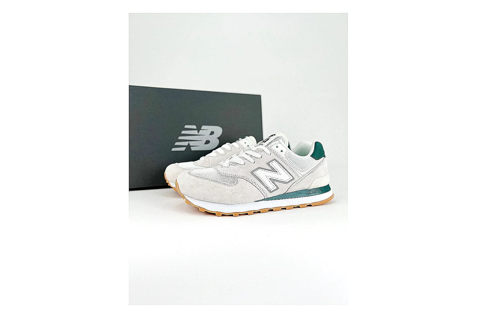 kakoscout.com New Balance 530 White Green comparison signal card six-photo gallery thumbnail 2