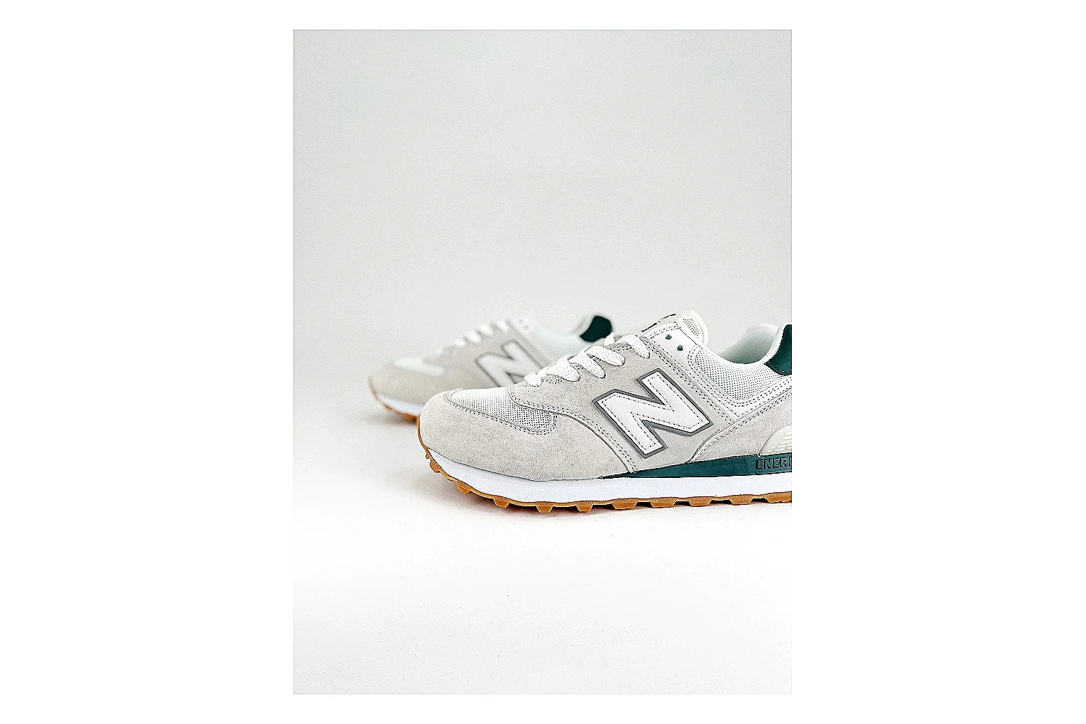 kakoscout.com New Balance 530 White Green comparison signal card six-photo gallery thumbnail 4