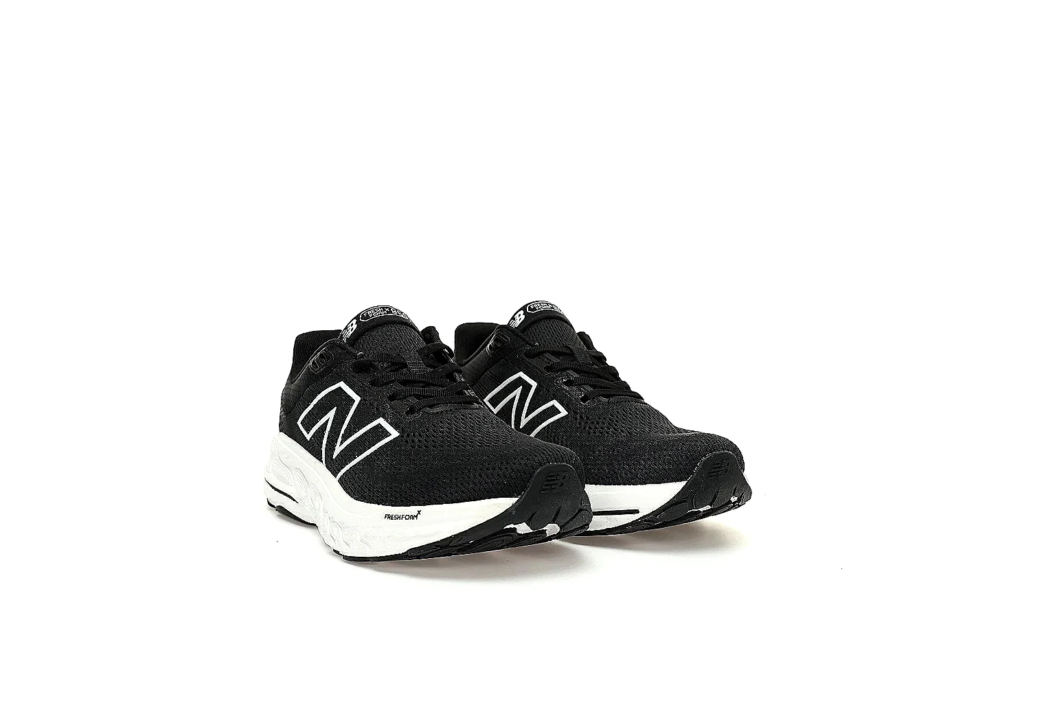 Kako Scout comparison images for New Balance Black White Runner Sneaker thumbnail 5