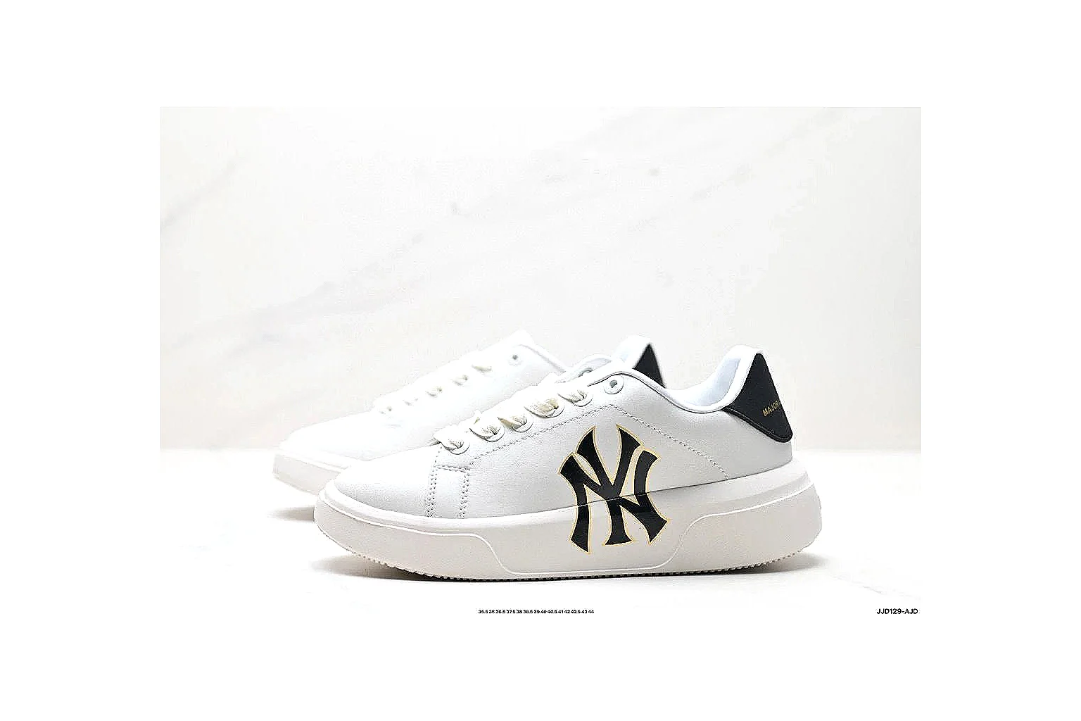 kakoscout.com New Balance Low Court White comparison signal card six-photo gallery thumbnail 3