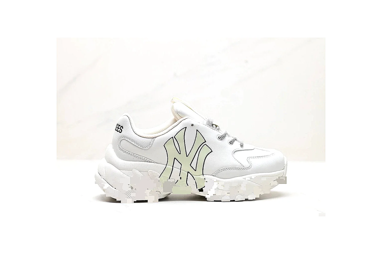 kakoscout.com New Balance Retro Runner White Green comparison signal card six-photo gallery thumbnail 2