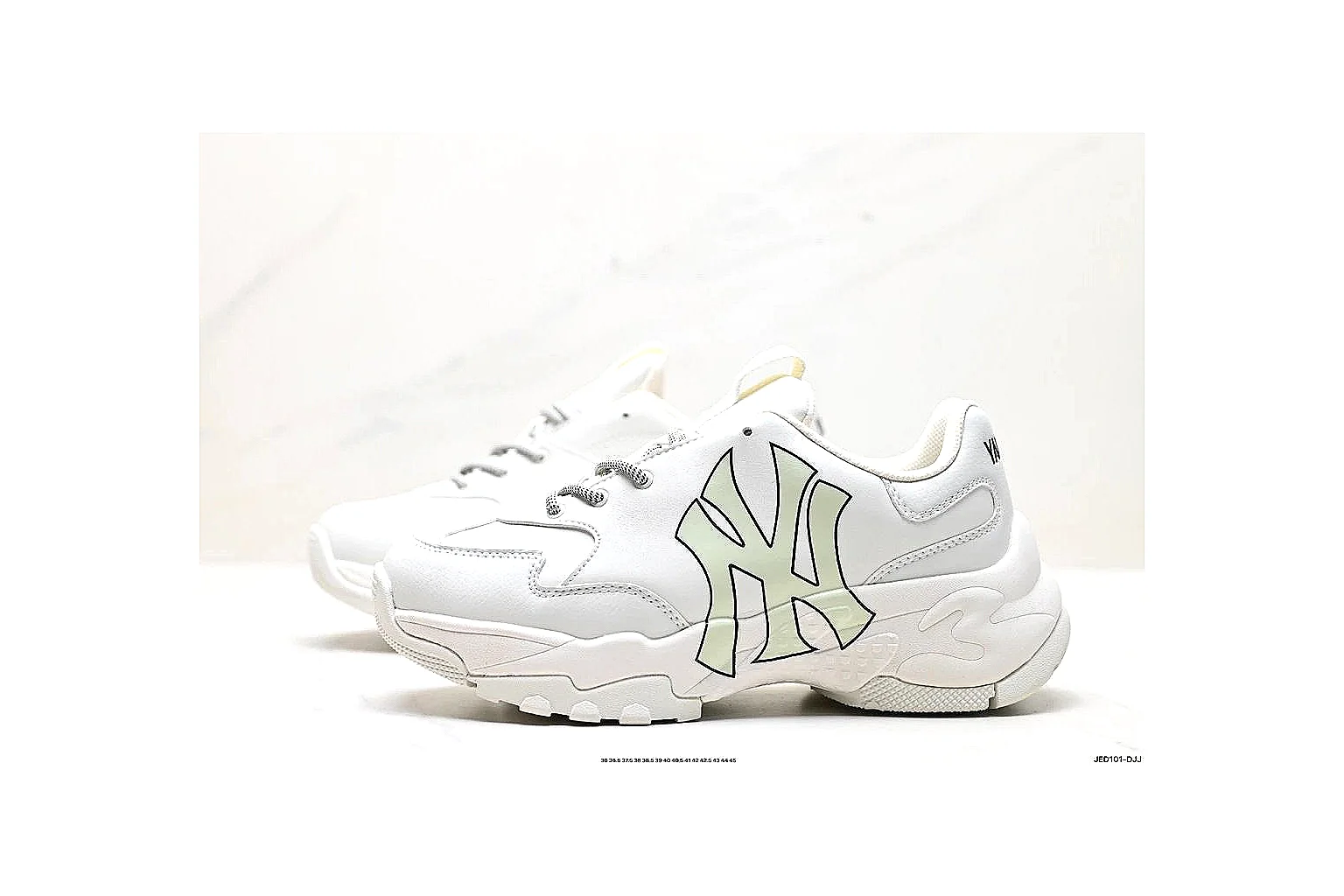 kakoscout.com New Balance Retro Runner White Green comparison signal card six-photo gallery thumbnail 3