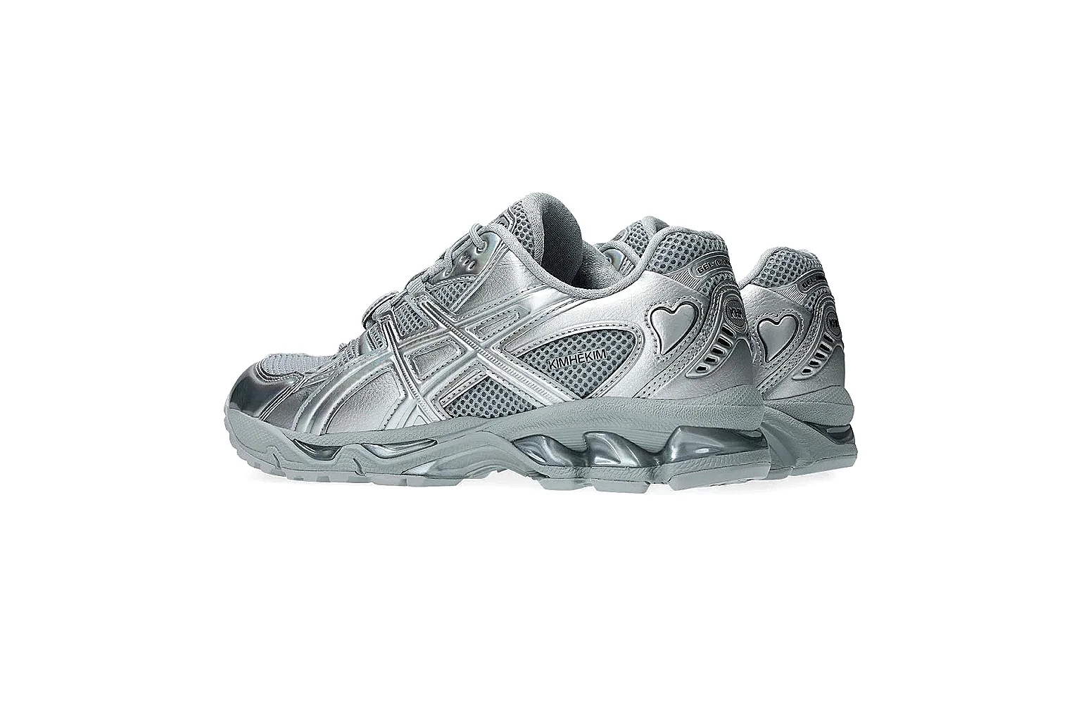 Kako Scout comparison images for New Balance Silver Gray Runner