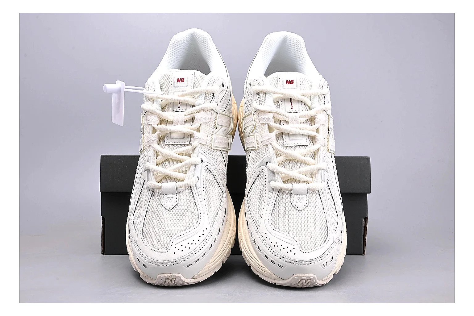 New Balance 1906R White Red comparison signal photo with white red 1906r runner with mixed upper and runner shape thumbnail 4