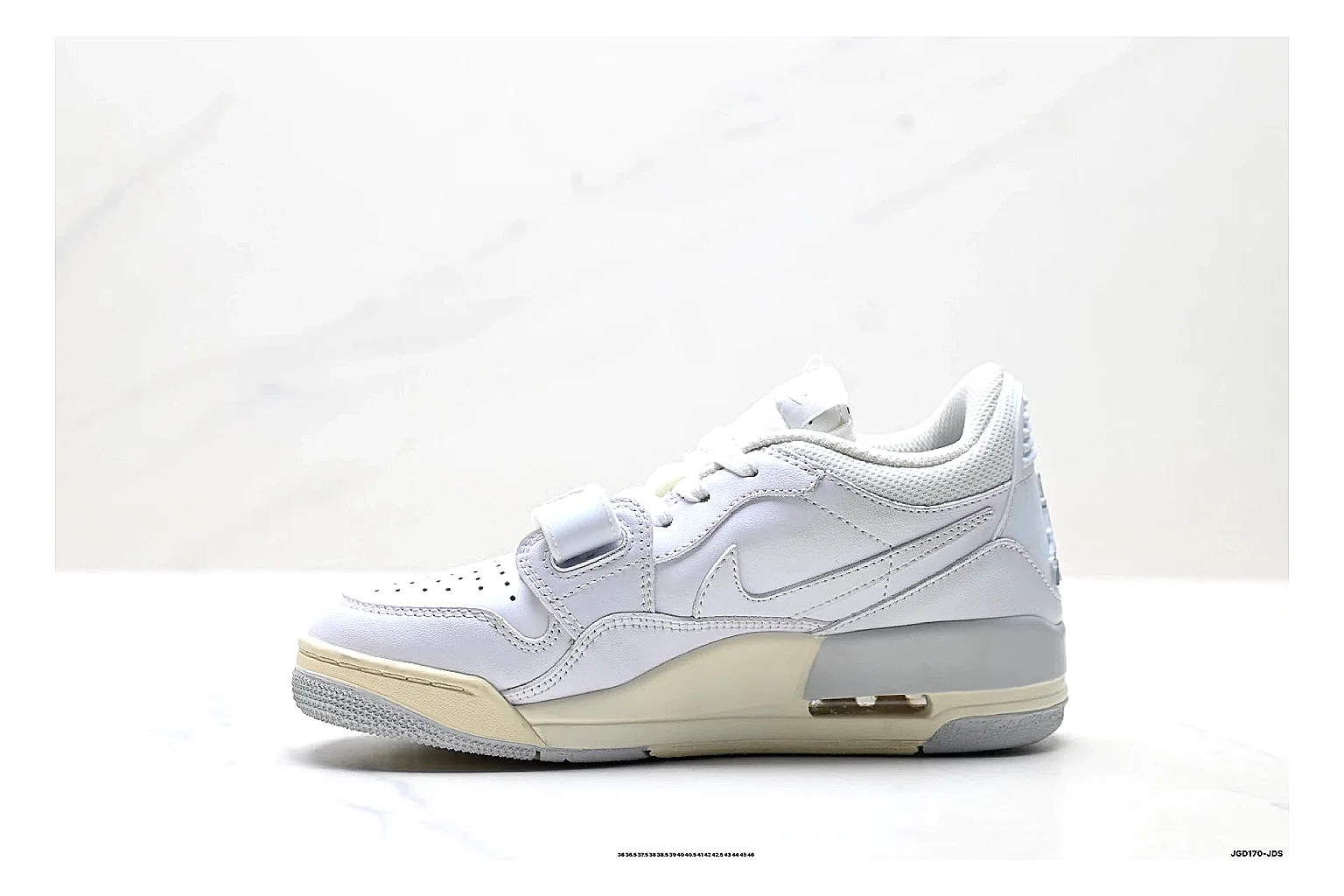 kakoscout.com Nike Air Force 1 White comparison signal card six-photo gallery