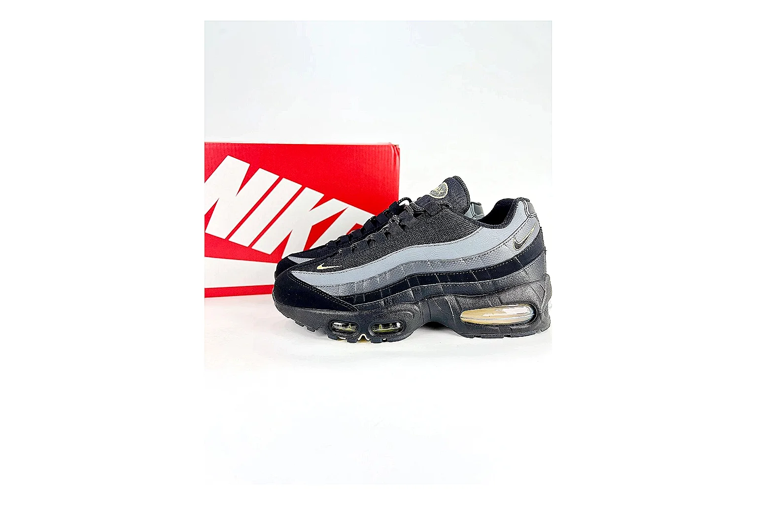 kakoscout.com Nike Air Max Gray White comparison signal card six-photo gallery thumbnail 2