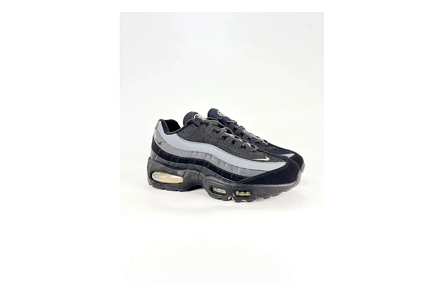 kakoscout.com Nike Air Max Gray White comparison signal card six-photo gallery