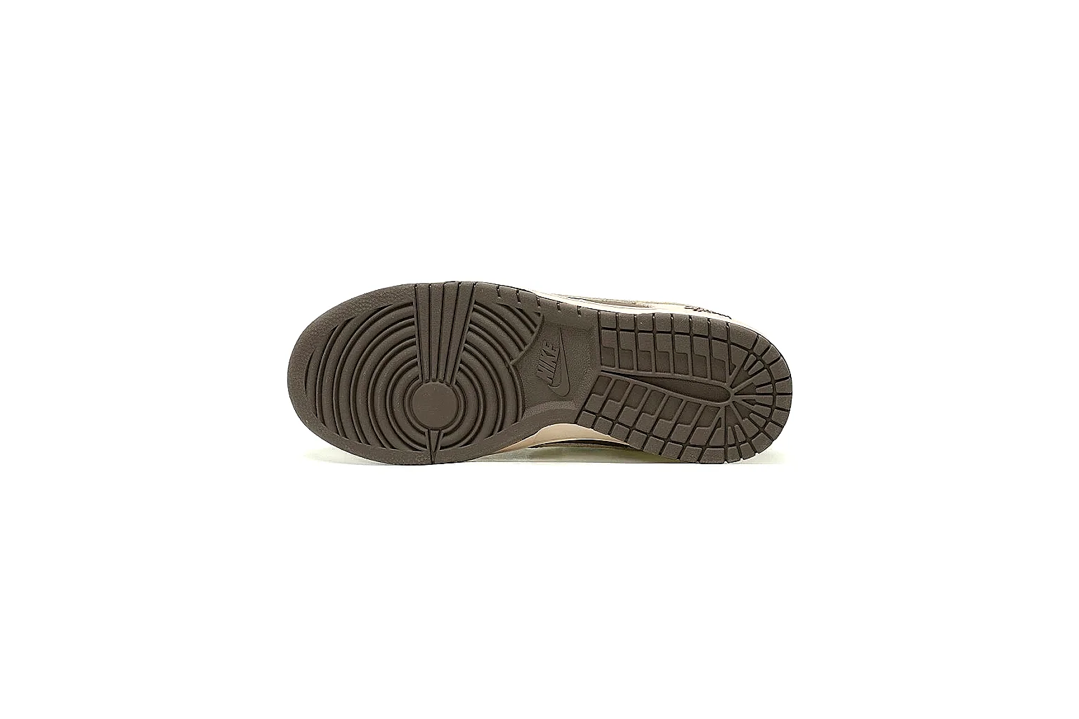 Kako Scout comparison images for Nike Beige Brown Low Court Sneaker thumbnail 3