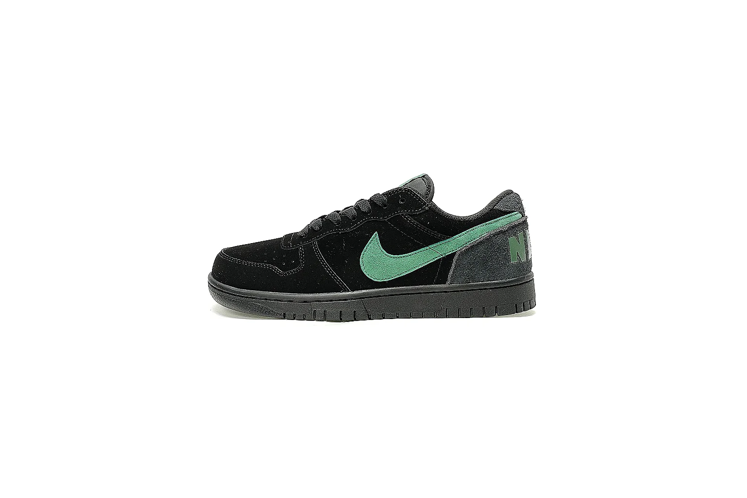 Kako Scout comparison images for Nike Black Green Low Court Sneaker