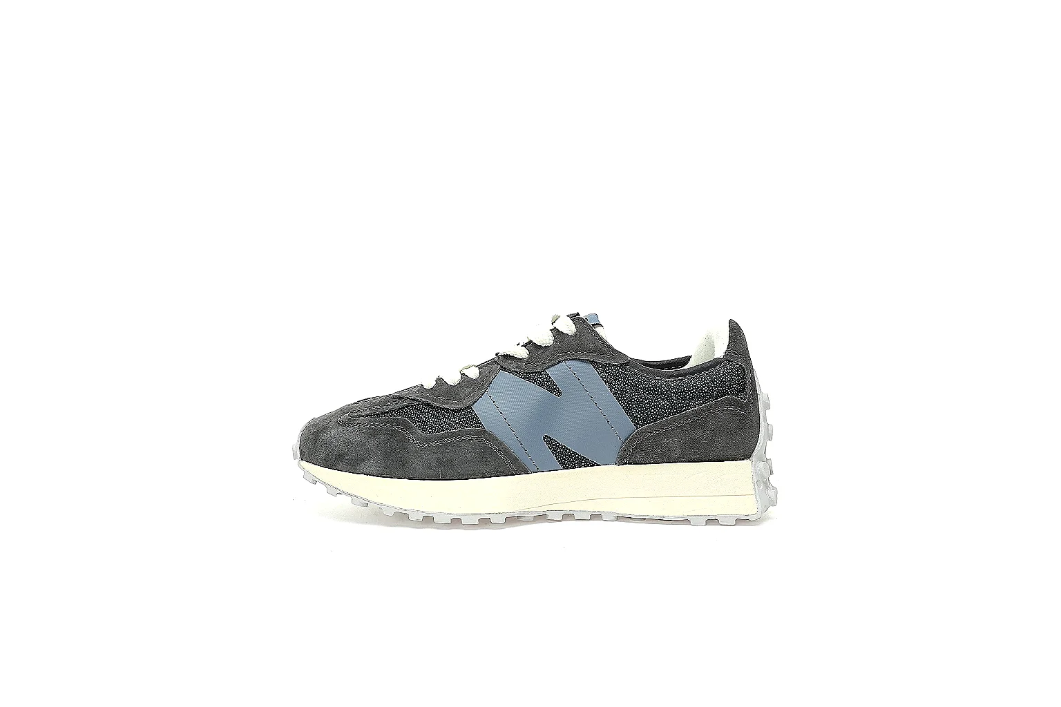 Kako Scout comparison images for Nike Black Gum Low Court thumbnail 2