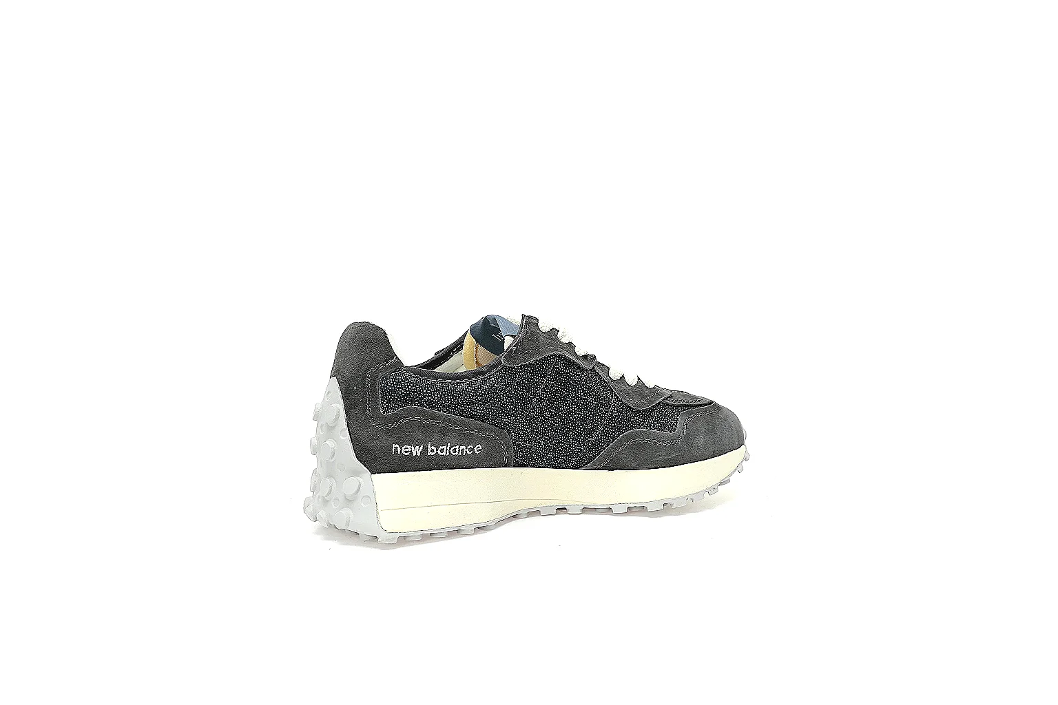 Kako Scout comparison images for Nike Black Gum Low Court