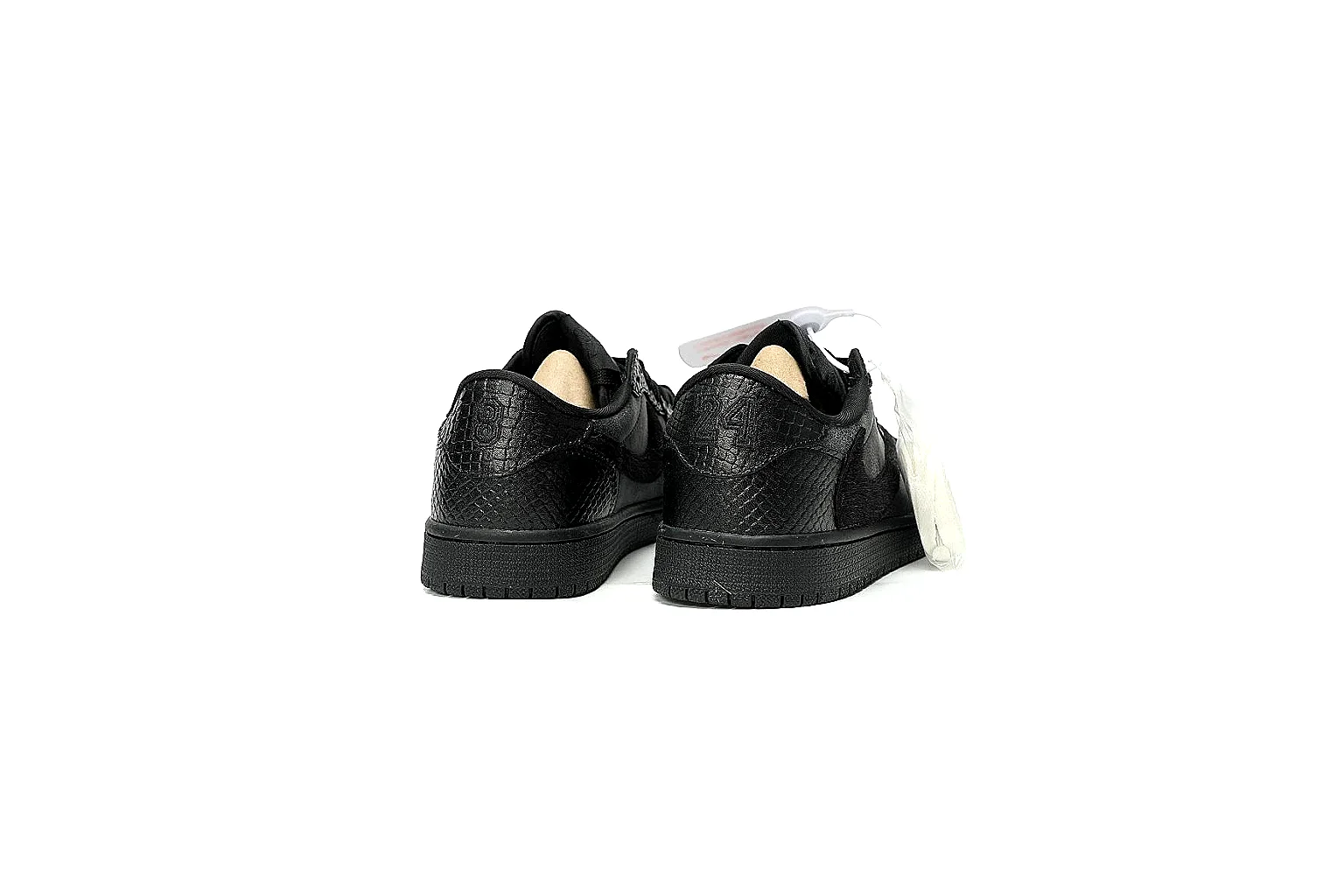 Kako Scout comparison images for Nike Black Low Court thumbnail 5