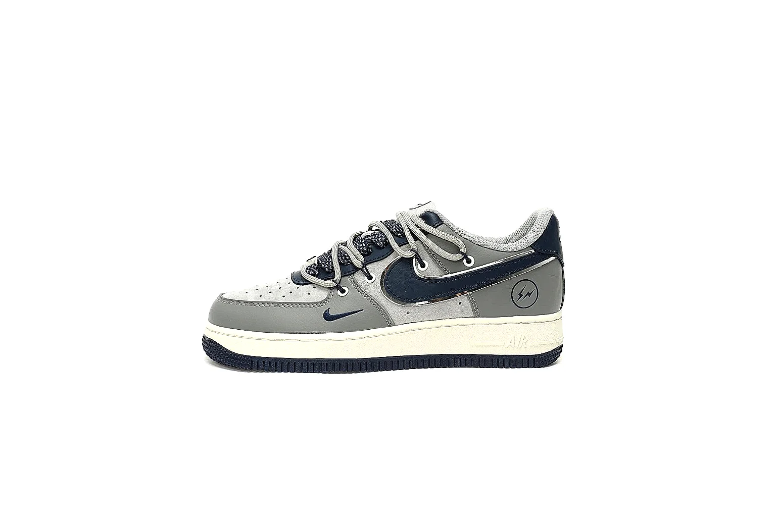 Kako Scout comparison images for Nike Black White Low Court thumbnail 2
