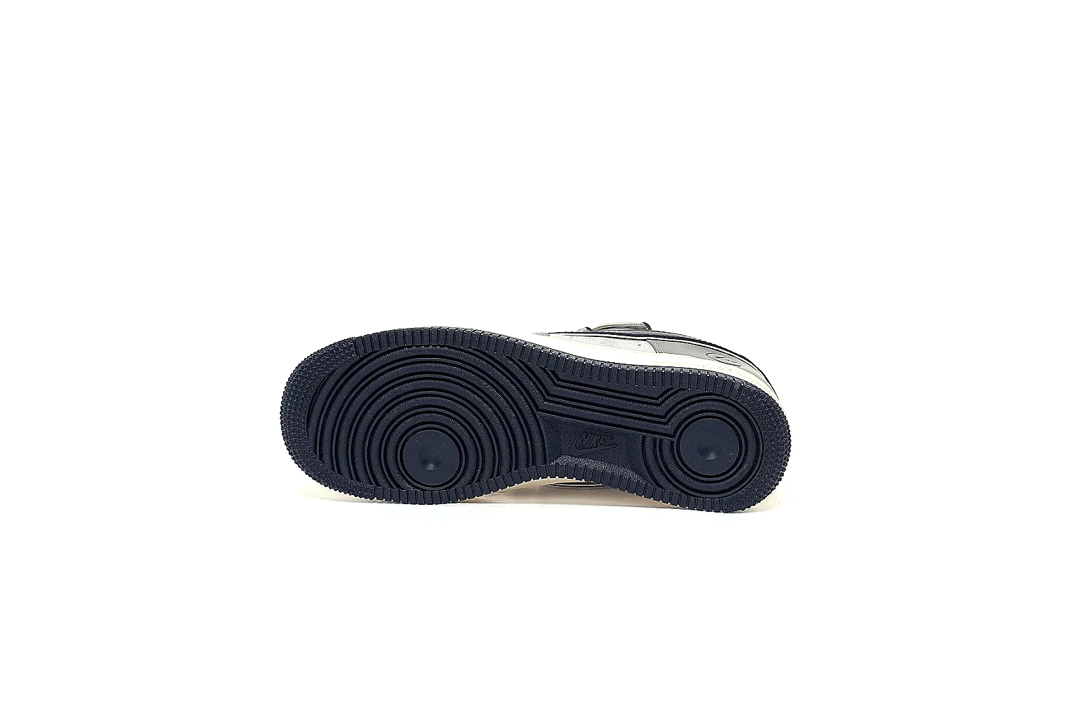 Kako Scout comparison images for Nike Black White Low Court thumbnail 4
