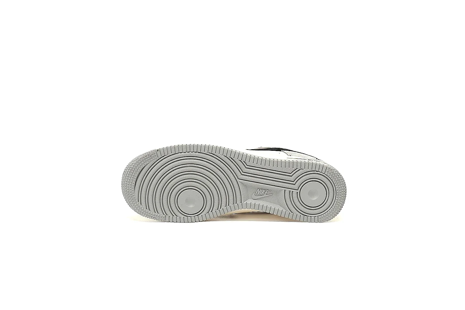 Kako Scout comparison images for Nike Black White Low Court thumbnail 4