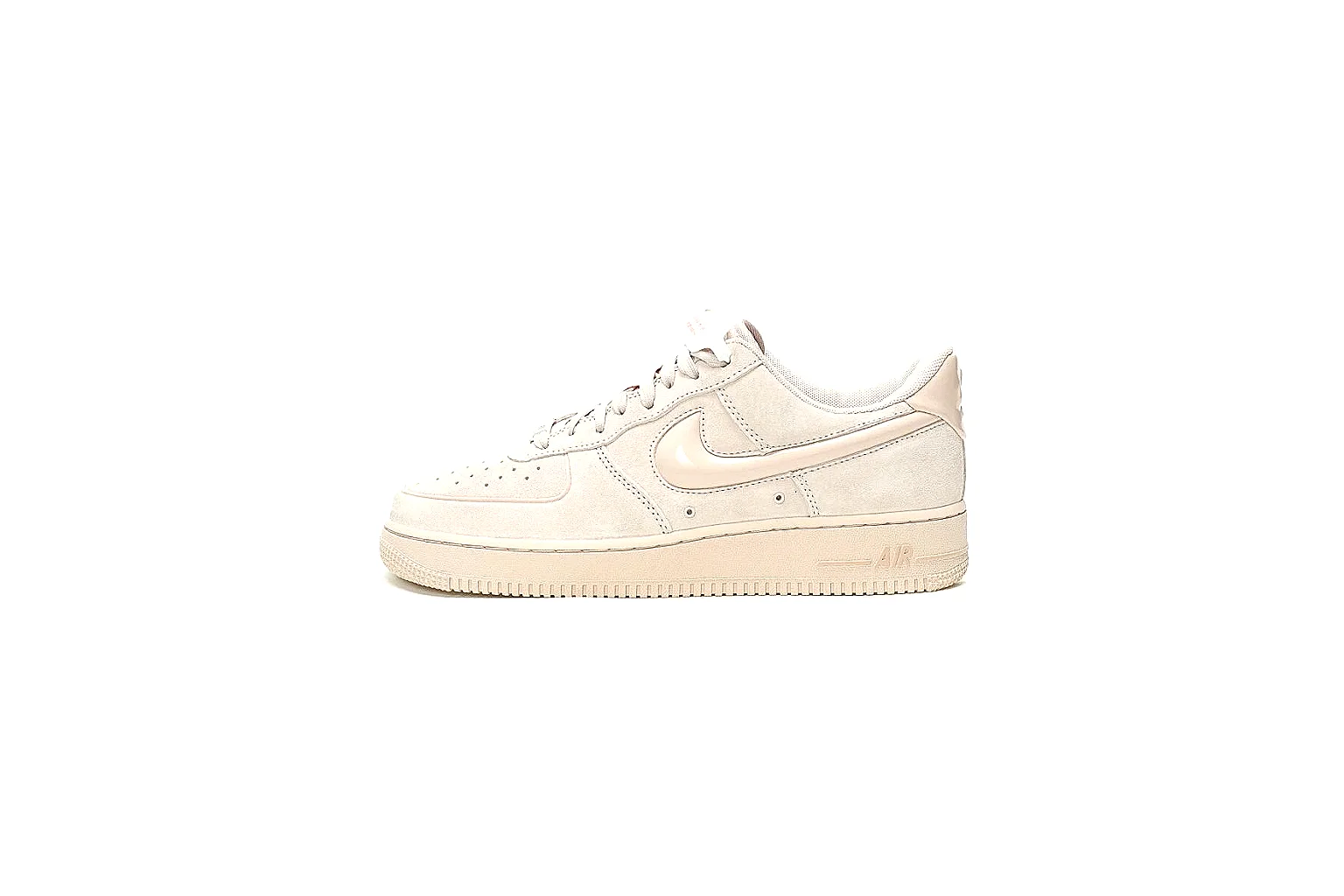 Kako Scout comparison images for Nike Cream Low Court Sneaker