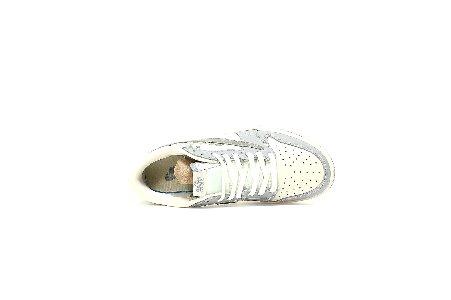 Kako Scout comparison images for Nike Cream Olive Low Court thumbnail 2