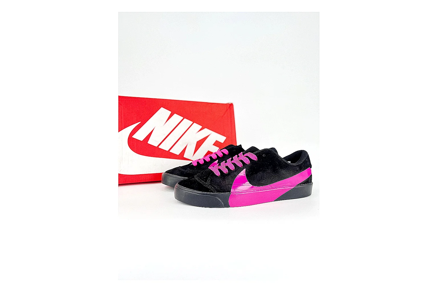 kakoscout.com Nike Dunk Low Black Pink comparison signal card six-photo gallery thumbnail 2