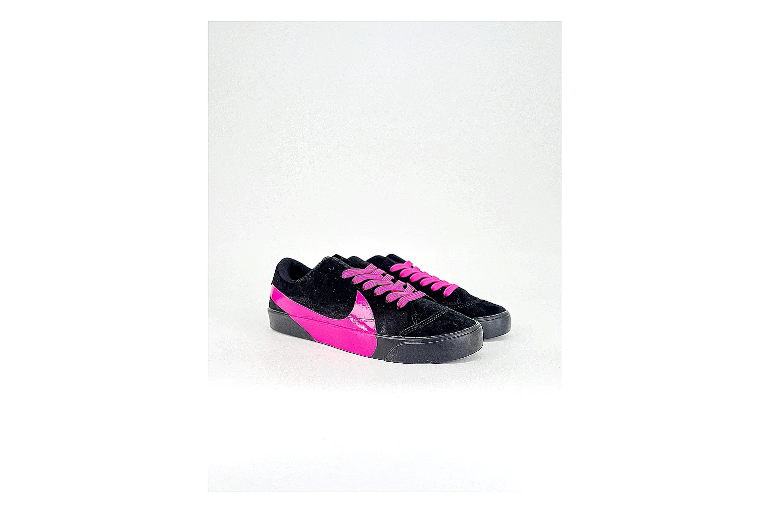 kakoscout.com Nike Dunk Low Black Pink comparison signal card six-photo gallery