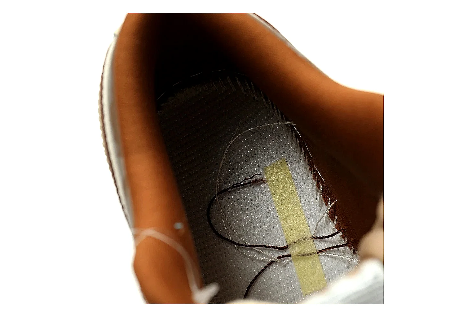 Nike Dunk Low Tan Brown 5815 comparison signal note six-photo gallery thumbnail 4
