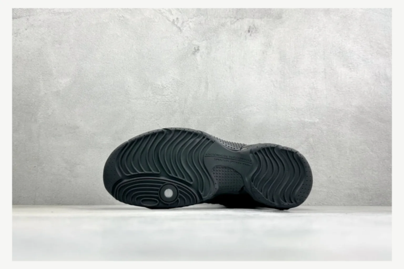 Nike Air Foamposite Black Mid Top comparison proof image SKU 1182167379 thumbnail 3