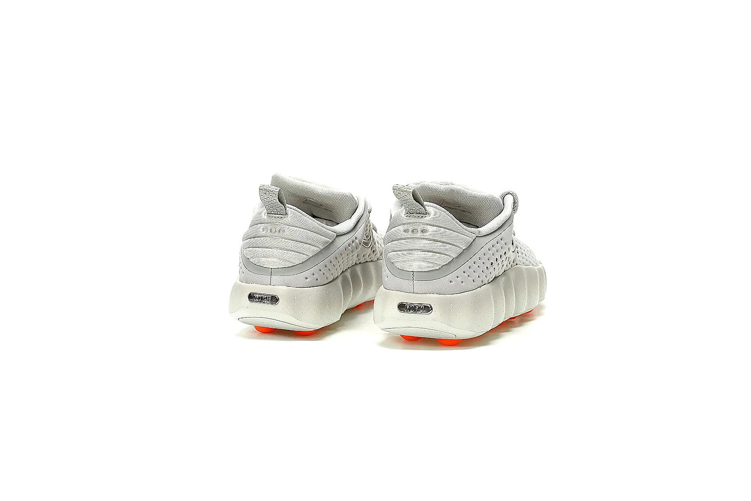 Kako Scout comparison images for Nike Gray Orange Runner Sneaker thumbnail 5