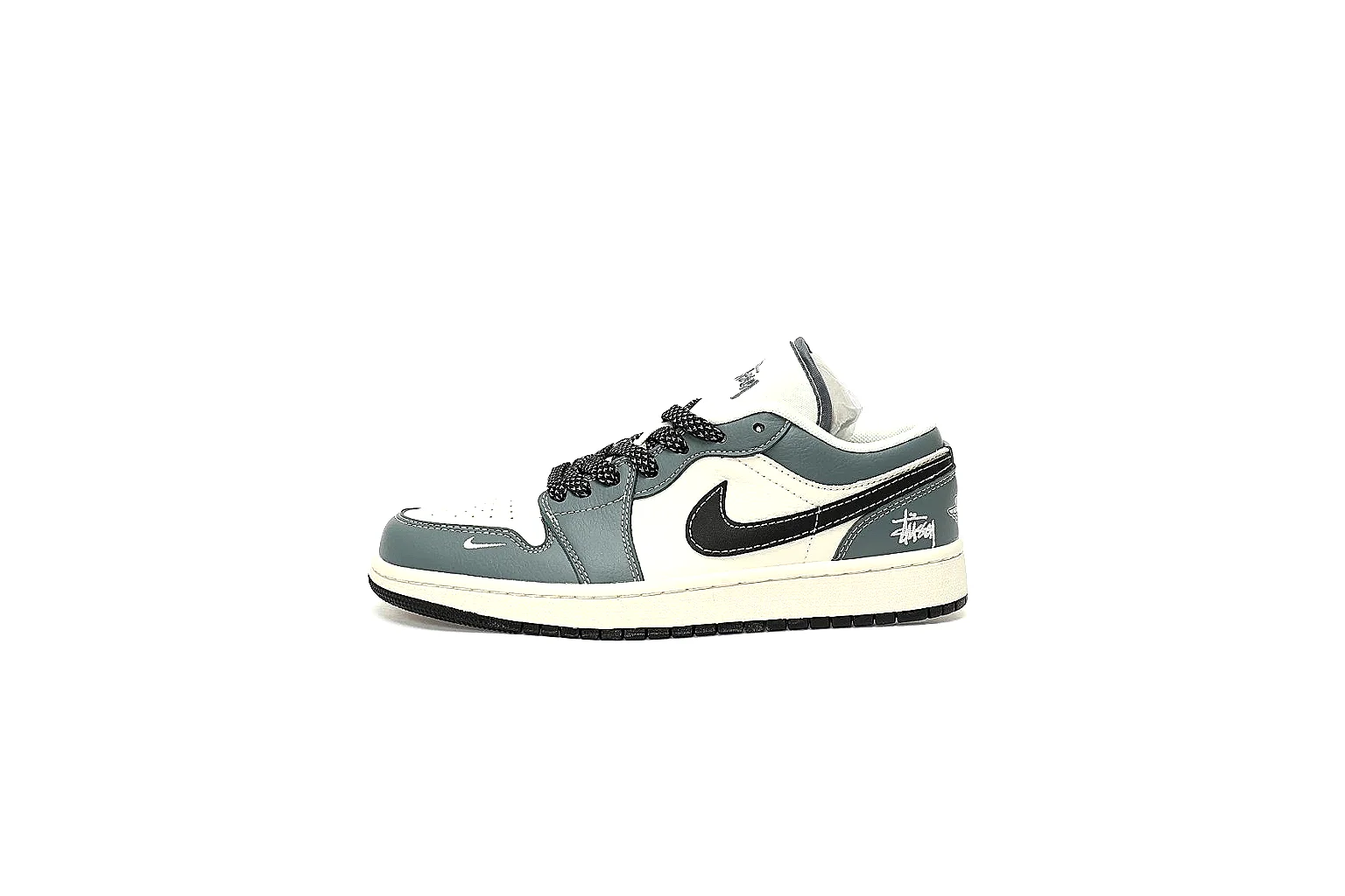 Kako Scout comparison images for Nike Gray Black Low Court thumbnail 2