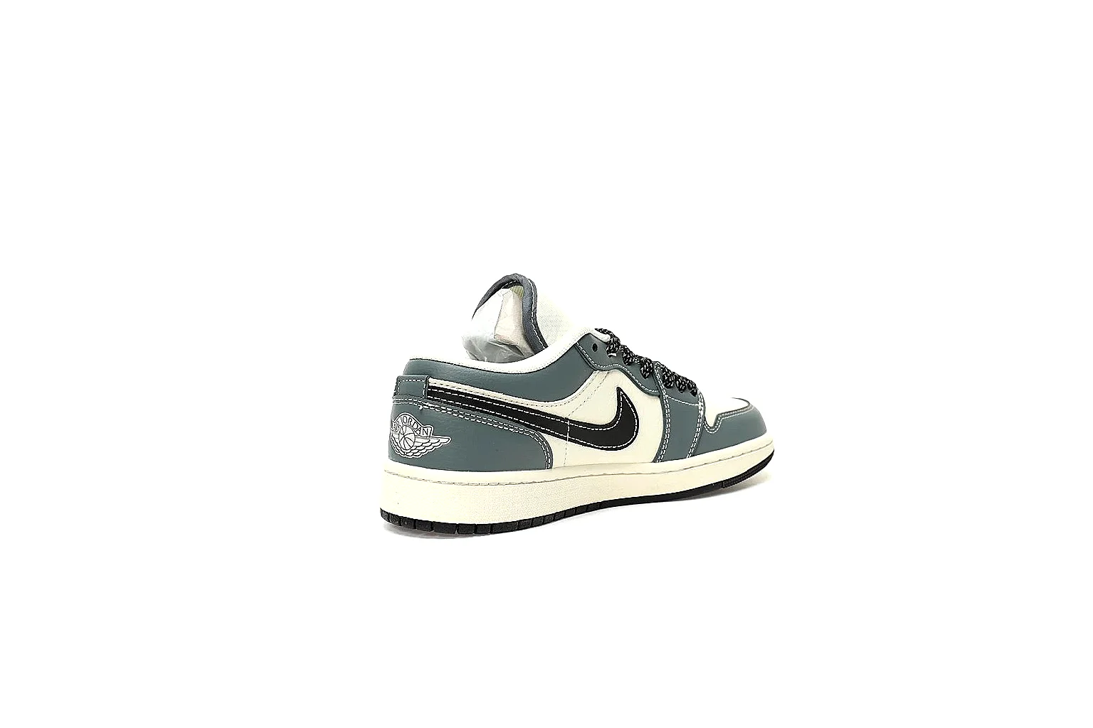 Kako Scout comparison images for Nike Gray Black Low Court
