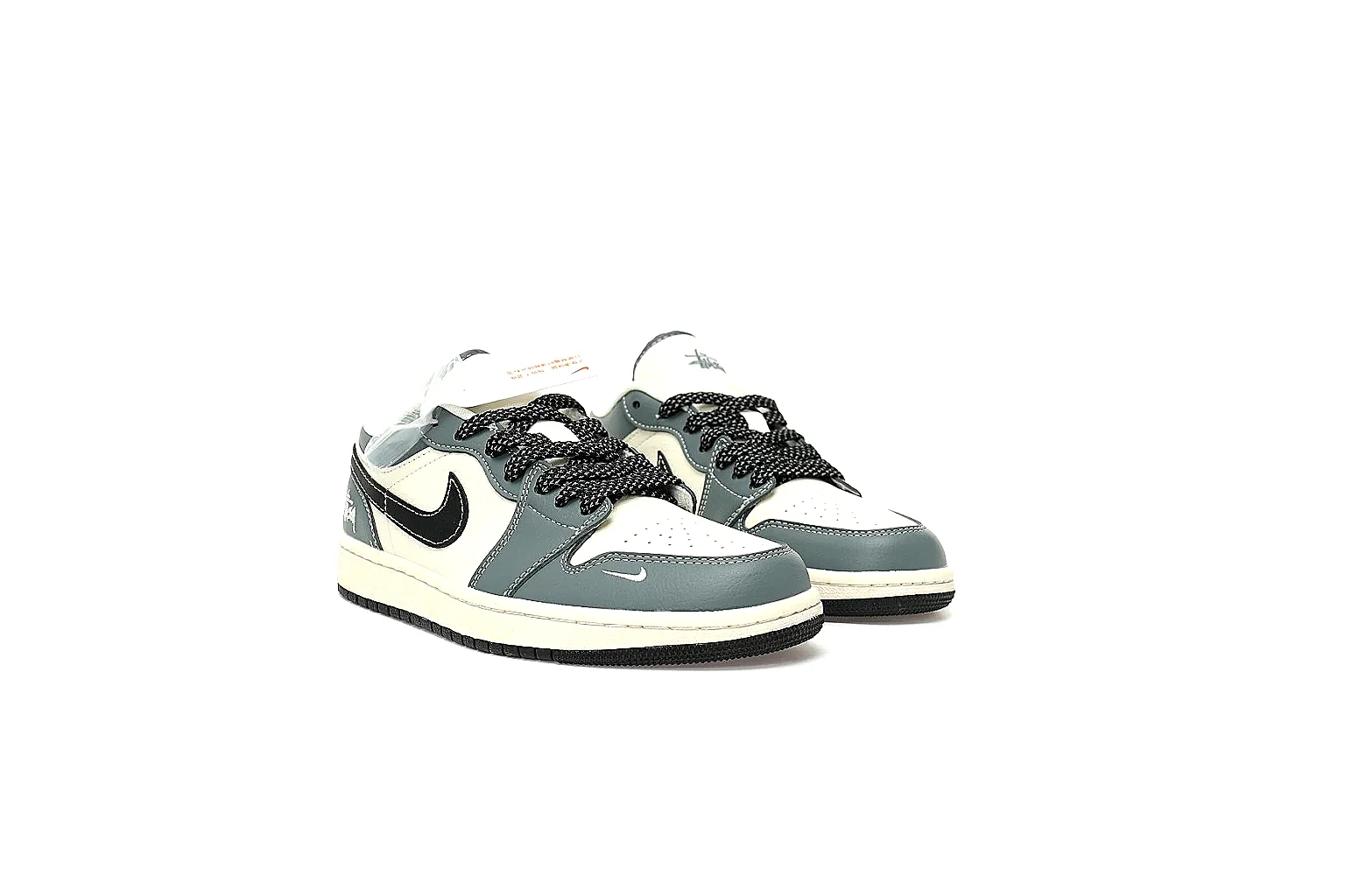 Kako Scout comparison images for Nike Gray Black Low Court thumbnail 5