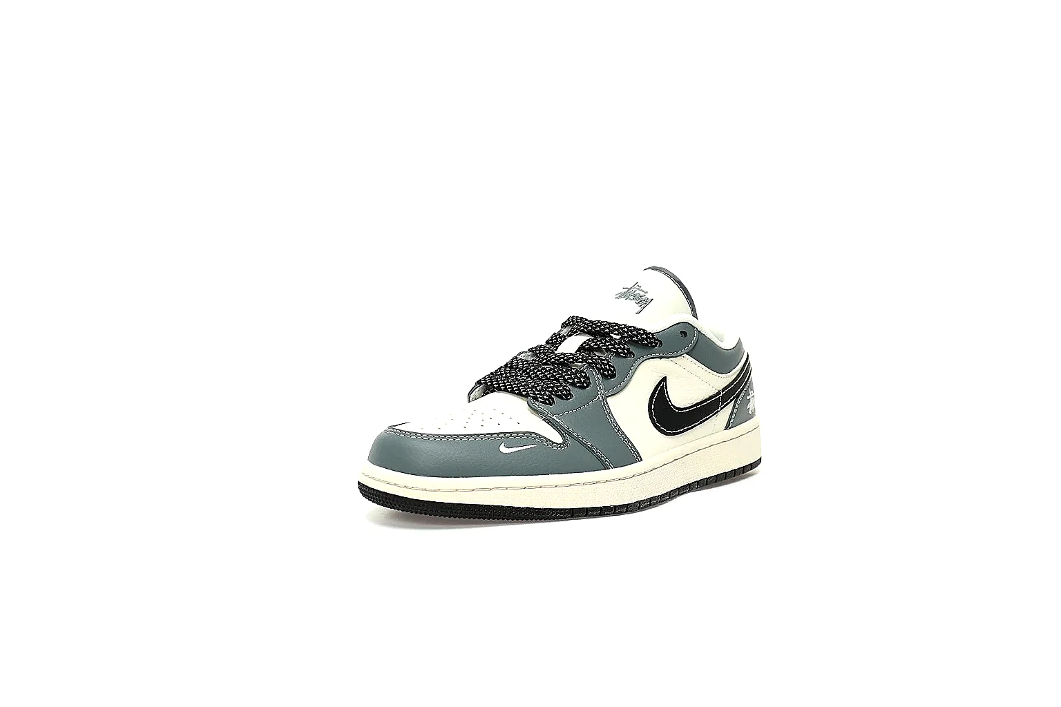 Kako Scout comparison images for Nike Gray Black Low Court thumbnail 6