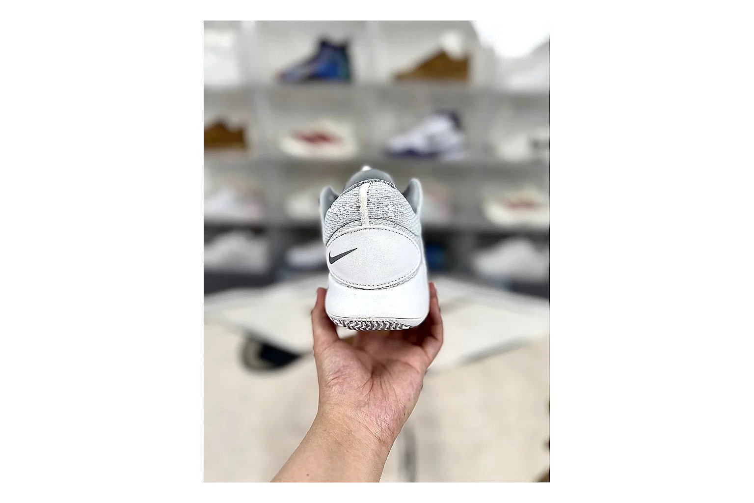 Nike Hyperdunk Mixed Sneakers comparison signal image SKU 1194923103 thumbnail 2