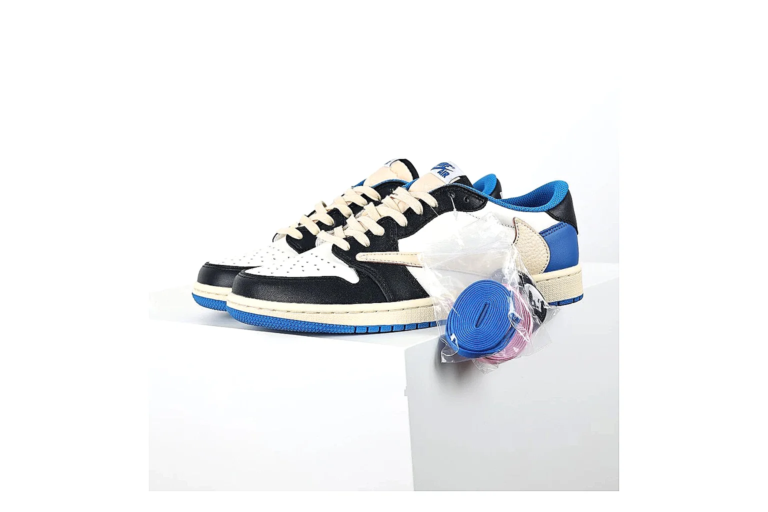 kakoscout.com Nike Low Court Cream Blue comparison signal card six-photo gallery thumbnail 2