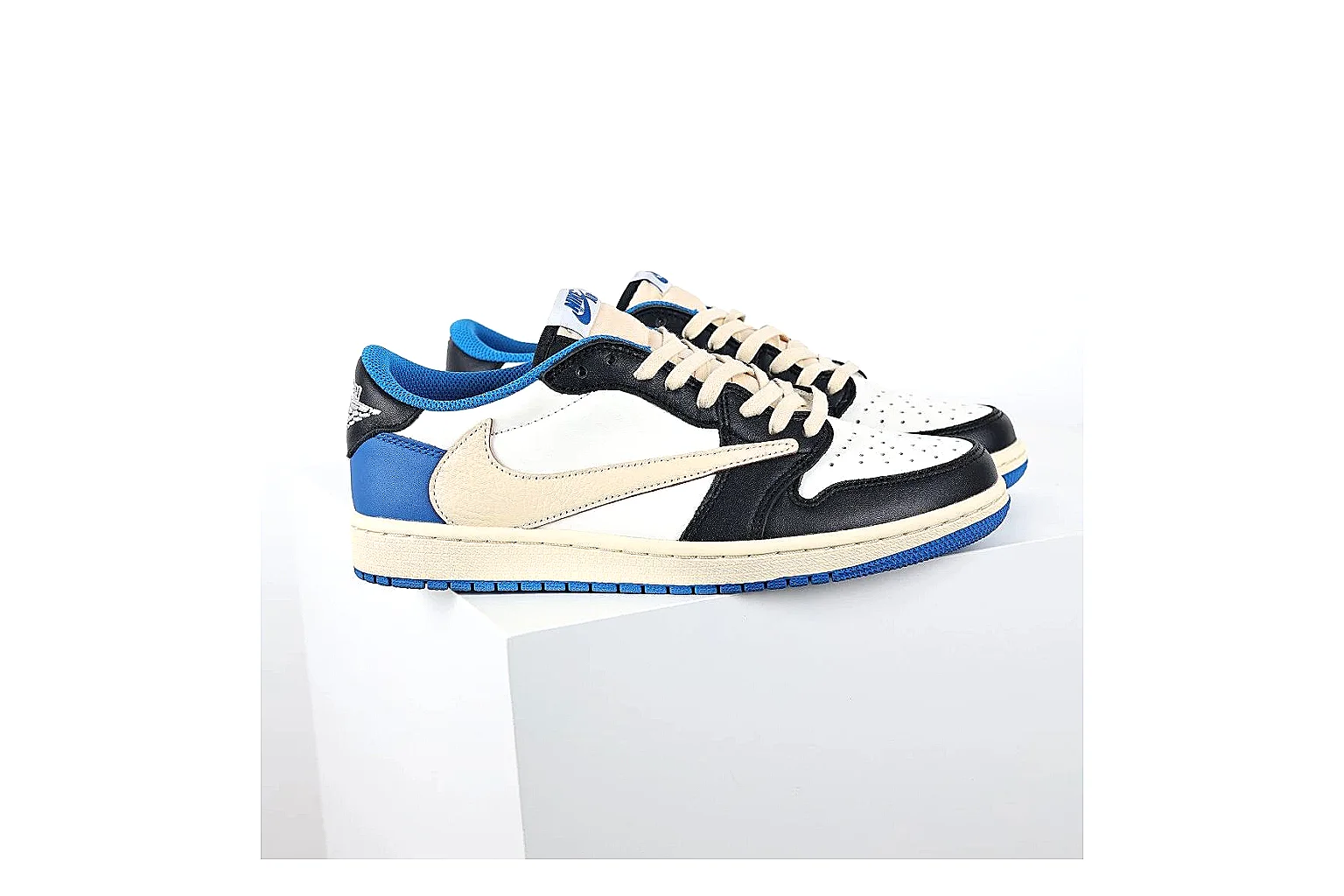 kakoscout.com Nike Low Court Cream Blue comparison signal card six-photo gallery
