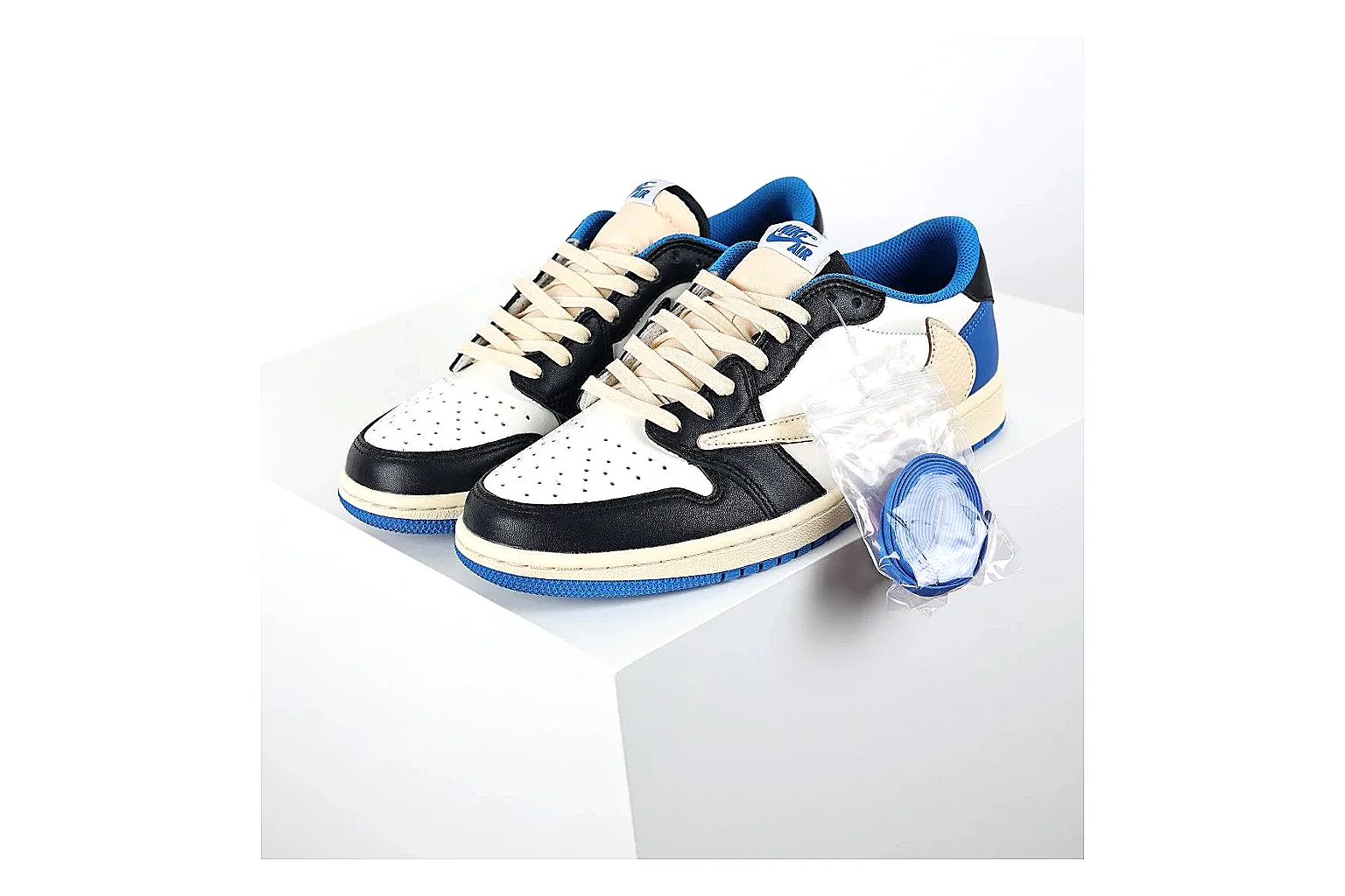 kakoscout.com Nike Low Court Cream Blue comparison signal card six-photo gallery thumbnail 6