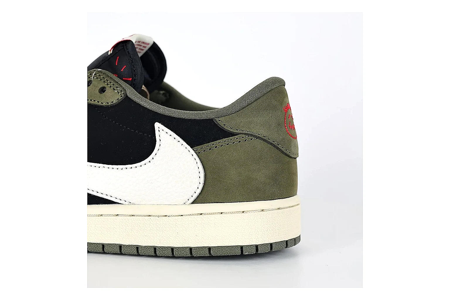 kakoscout.com Nike Low Court Olive White comparison signal card six-photo gallery thumbnail 3