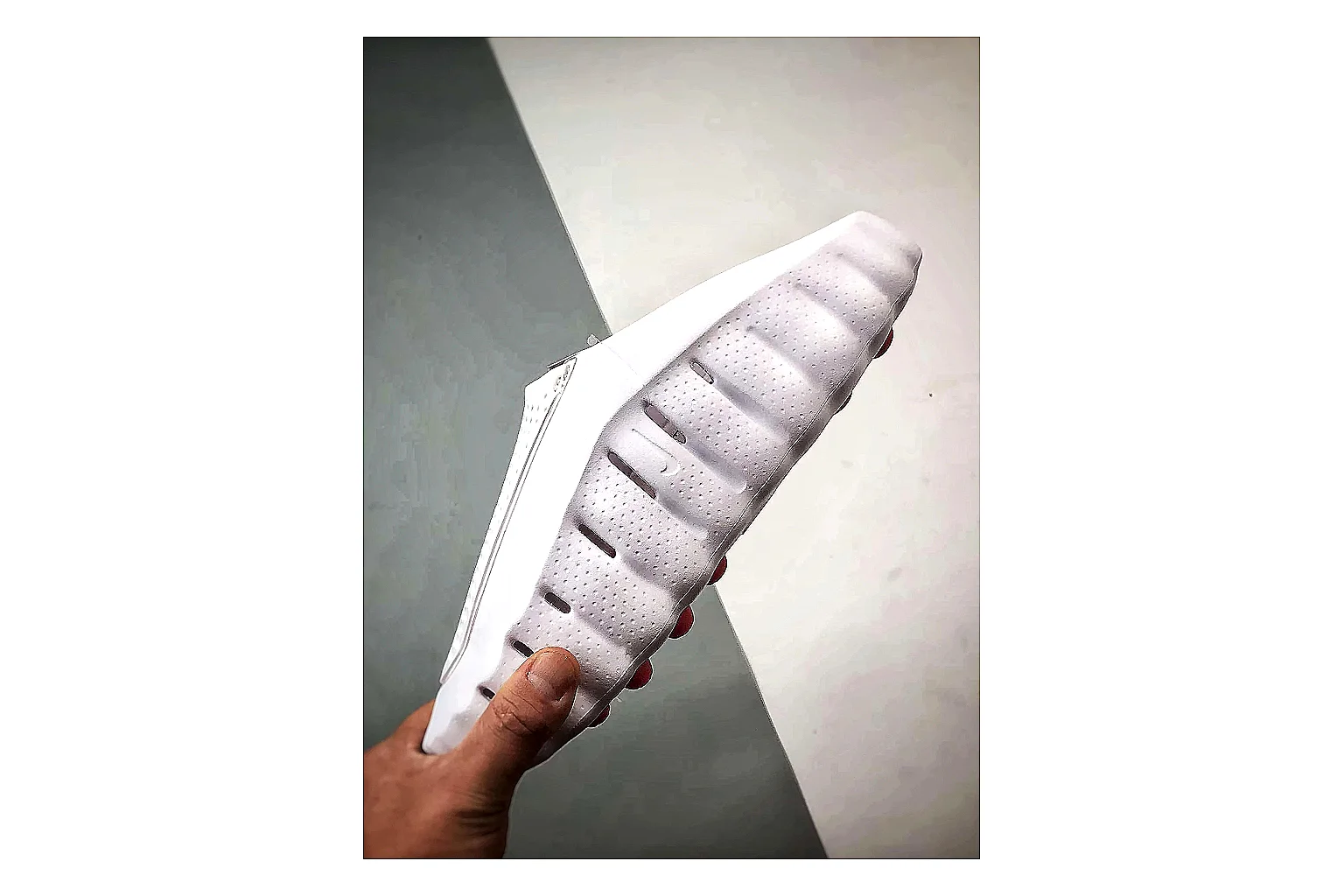 Nike Mind 001 White Sneakers comparison signal image SKU 1182166986 thumbnail 5